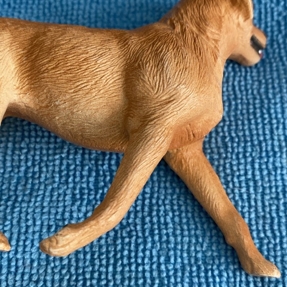 Breyer Dog Companion Animal Yellow Labrador Retriever - Picture 12 of 14